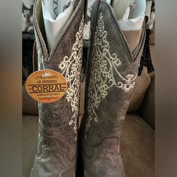 CORRAL LADIE'S BROWN CRATER BONE EMBROIDERY SQ. TOE - Picture 5 of 10